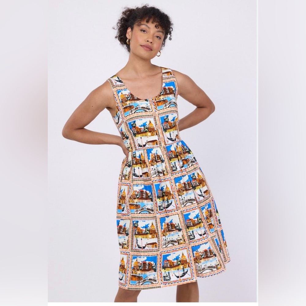 Joanie Clothing Vada Venice
Postcard Print Sundress-
